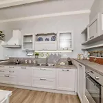 In Mit Moeblierter Terrasse Und Meerblick By Interhome *