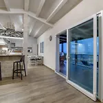 In Mit Moeblierter Terrasse Und Meerblick By Interhome 公寓 多纳卢卡他