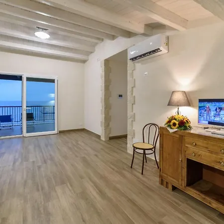 In Mit Moeblierter Terrasse Und Meerblick By Interhome 公寓 多纳卢卡他